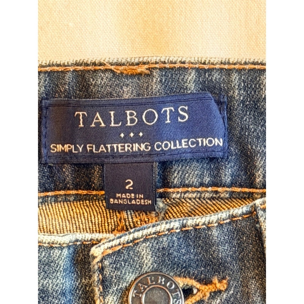Talbots Simply Flattering Medium Wash Cuffed Denim Bermuda Shorts Womens 2 - Picture 2 of 7
